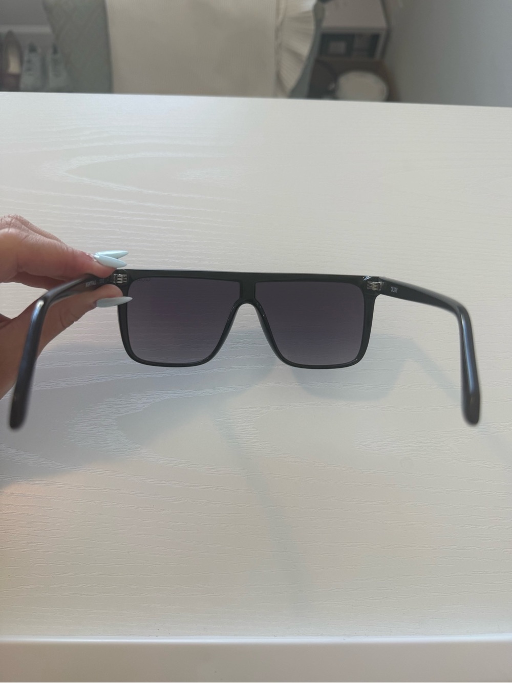 Quay Australia Black Nightfall Shield Flat Top Sunglasses with Gradient Lenses - Picture 3 of 6